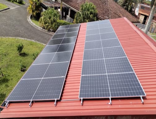 Sistema Híbrido de 8 kW na Costa Rica
